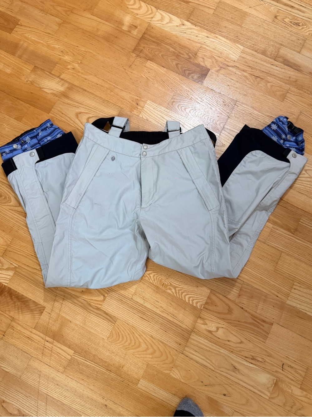 L.L. Bean Light Gray Women's Snow Pants with Blue Cuff Detail